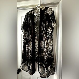 Short sleeve light cardigan